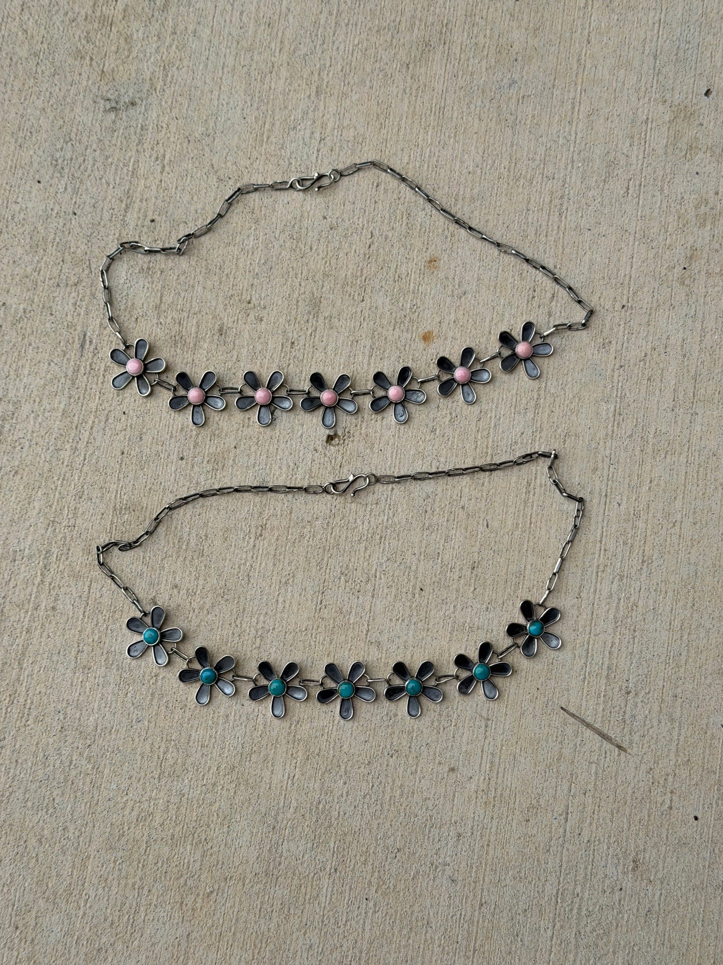 Flower necklace/choker