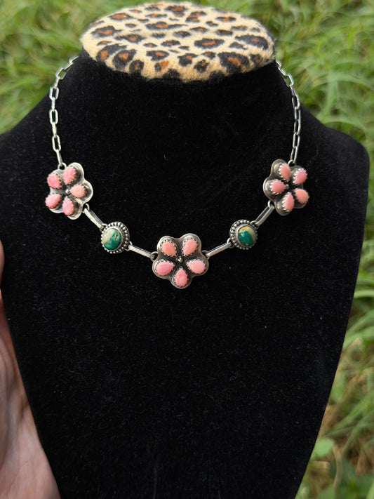 Flower choker
